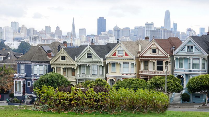 What Is a Queen Anne-Style Home? 7 Iconic Properties That Define This Classic American Architecture - Decor Hint The Painted Ladies – San Francisco, California