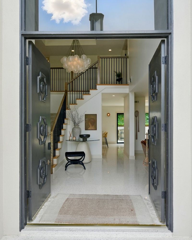 12 Ways Southern Style Shows Up In Anaheim Home Design - Decor Hint Centered Hallways