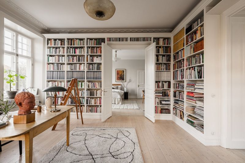 Don't Ditch These 37 Things You'll Miss Them More Than You Think - Decor Hint Built-in Bookshelves