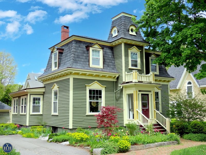 Victorian-Inspired Tiny Cottage