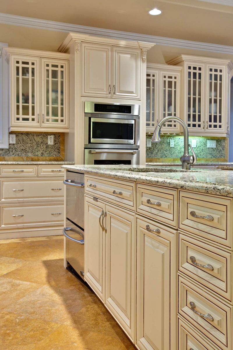 11 Kitchen Styles Falling Out Of Favor In Florida (And 11 That Are Here To Stay) - Decor Hint Raised-panel cabinet doors