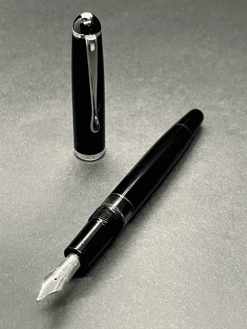 Your Old Stuff Might Be A Goldmine These 10 Antiques Are Climbing Fast - Decor Hint Antique fountain pens