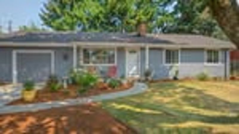 Oregon Real Estate Shake-Up: 8 Home Types On The Decline (And 6 That Are Thriving) - Decor Hint Single-Story Ranches Without Updates