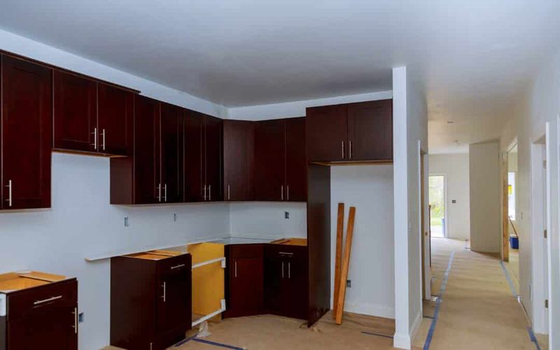 10 Color Picks Wyoming Pros Say Are Out For Kitchens And 3 That Disappeared Sooner - Decor Hint Cherry Red Cabinets Are Fading Fast