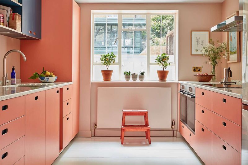 10 Color Picks Wyoming Pros Say Are Out For Kitchens And 3 That Disappeared Sooner - Decor Hint Burgundy Accents Spilled Out Of Style