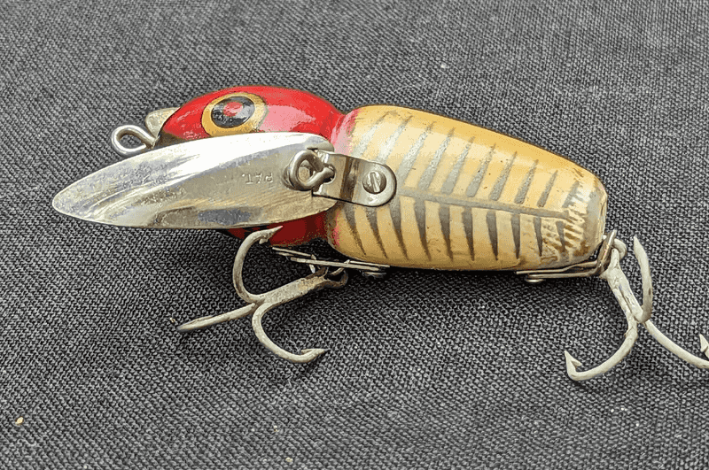 Thinking Of Selling Grandma's Antiques? Here Are 22 Things That Could Be Worth Thousands - Decor Hint Antique Fishing Gear