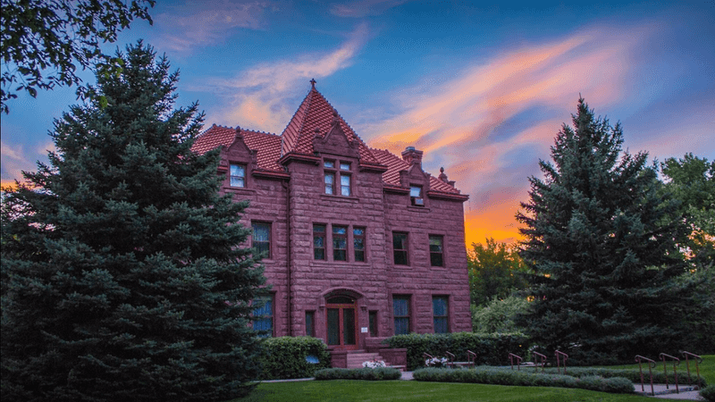 50 Photos Of Famous Historic Houses In Each US State - Decor Hint Moss Mansion, Montana