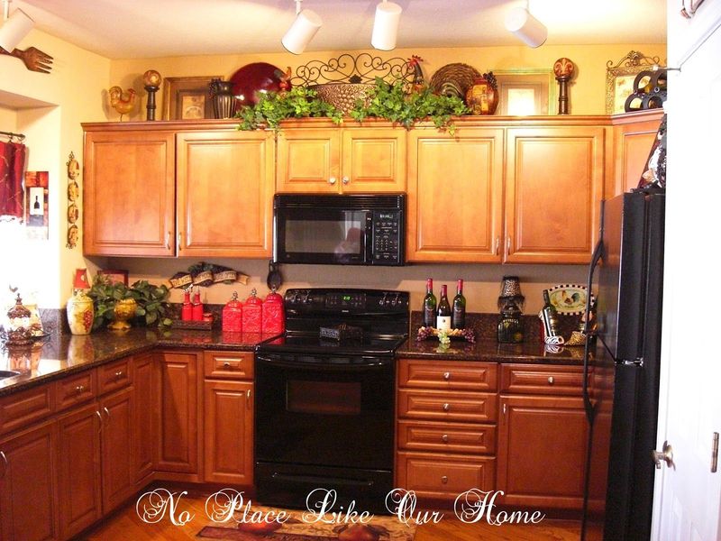 14 Classic Midwest Decorating Styles You Never See In Modern Homes - Decor Hint Fake Greenery Atop Kitchen Cabinets