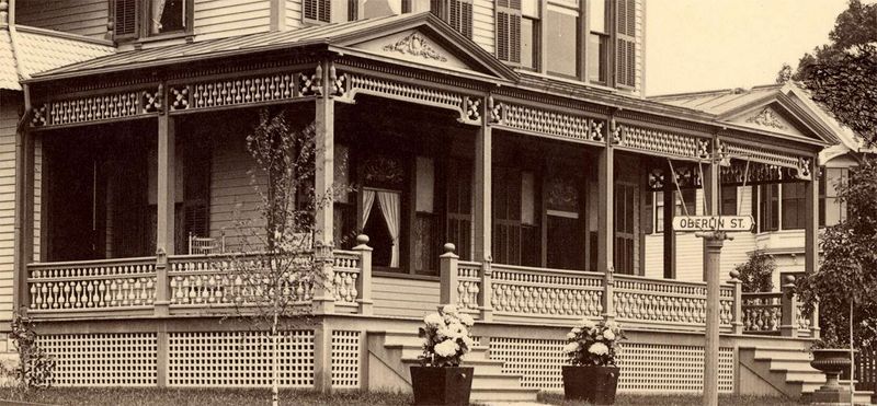 17 Must-See Photos Of An 1888 Queen Anne Home In Little Rock - Decor Hint Servants’ Staircase
