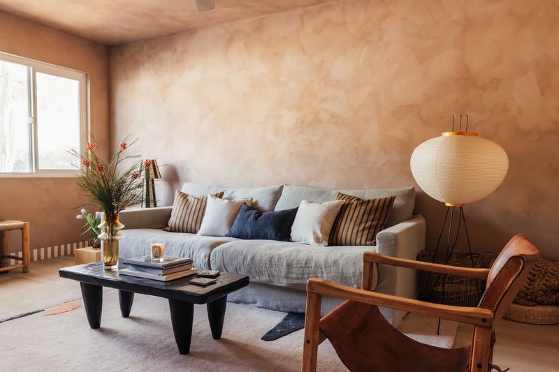 That One 2000s Decor Trend We’re Glad To Leave Behind - Decor Hint Faux Finishes Look, Well... Faux