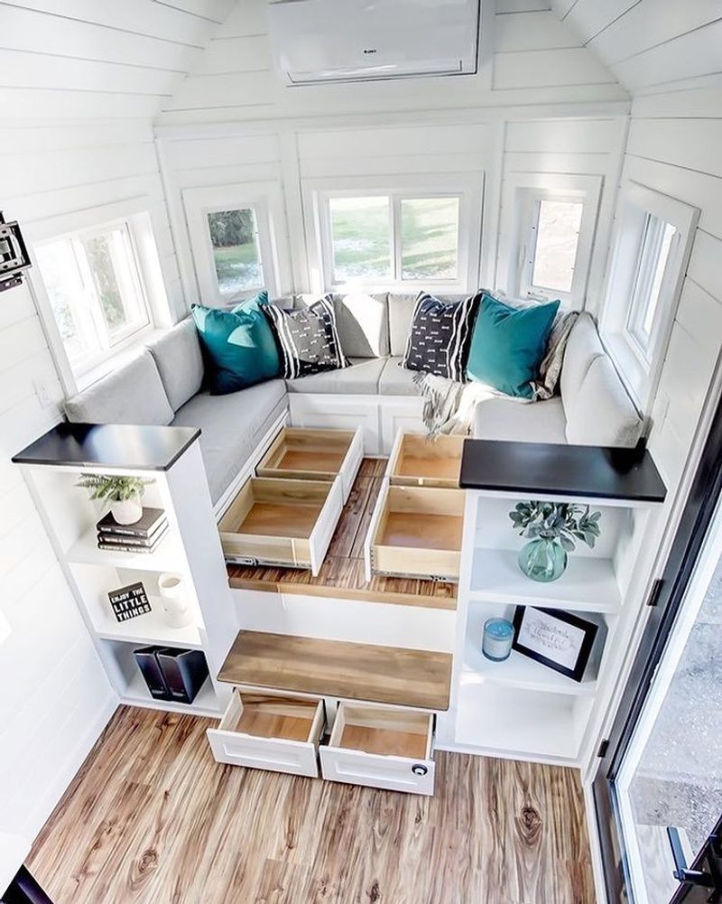 16 Features You Love About Your Home That Buyers Won't Plus 5 You All Dislike - Decor Hint Lack of Storage (disliked)