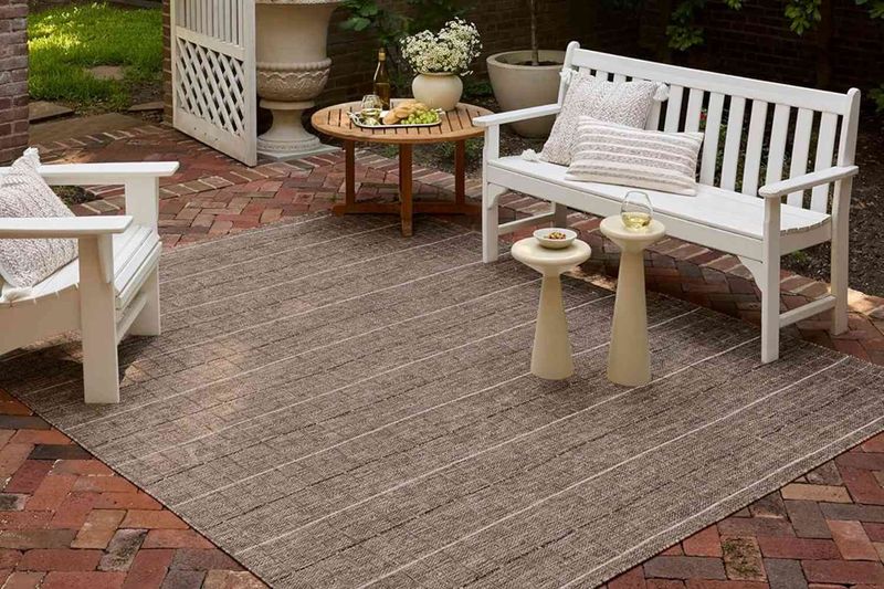 Mississippi Designers Share 6 Porch No-Gos And 8 Outdoor Favorites - Decor Hint Durable Outdoor Rugs