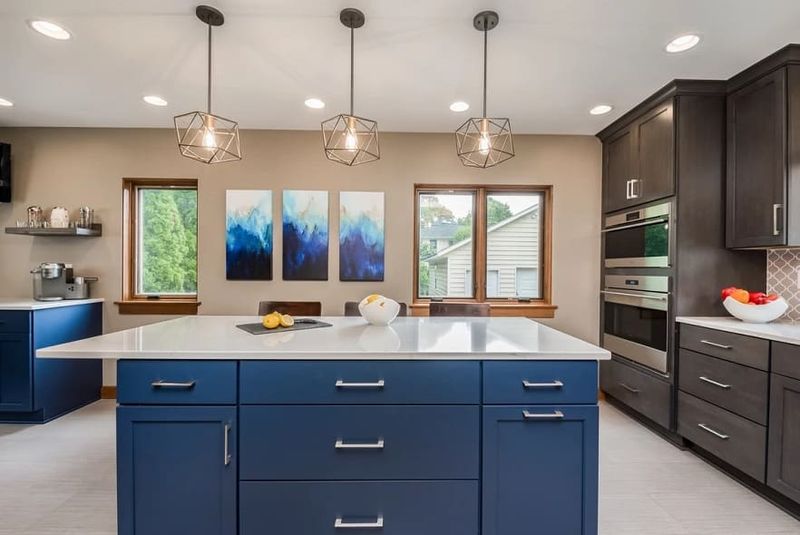 Design Trouble In Vacationland: 16 Kitchen Icks Turning Buyers Away In Maine - Decor Hint Bold Cabinet Color Catastrophes