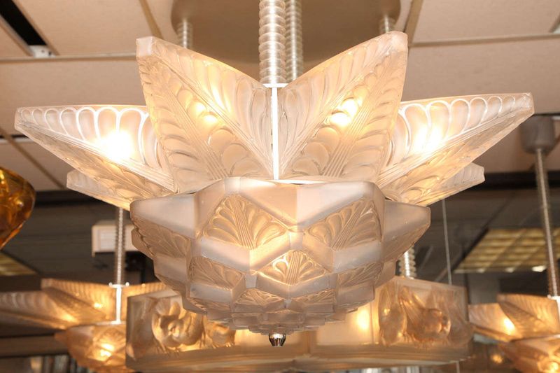11 Antique Interior Items That Are Practically Worthless Nowadays (Plus 8 That Are Worth A Fortune) - Decor Hint Valuable: Art Deco Lighting Fixtures