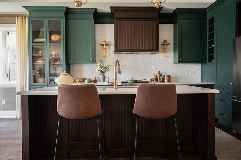 17 Kitchen Colours That Are Officially Out Of Style In 2025 (Plus 5 That Have Been Out For A While) - Decor Hint Hunter Green