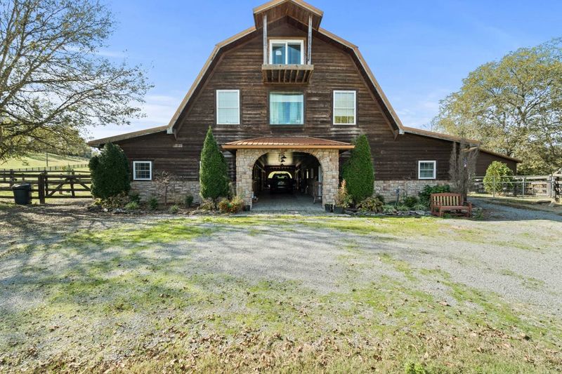 17 Reasons Why A Barndominium Makes A Great Home - Decor Hint Ideal For Rural Properties