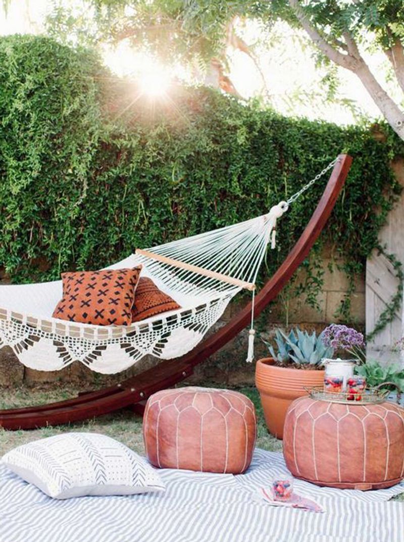 Create A Lush Escape 23 Gorgeous Designs For Small Backyards - Decor Hint Hammock Nook