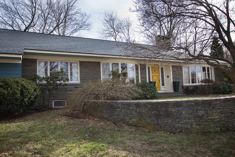 Bye-Bye, 12 Rhode Island Homes That May Be Out The Door By 2030 - Decor Hint 1950s Ranch-Style Homes Fading Into History