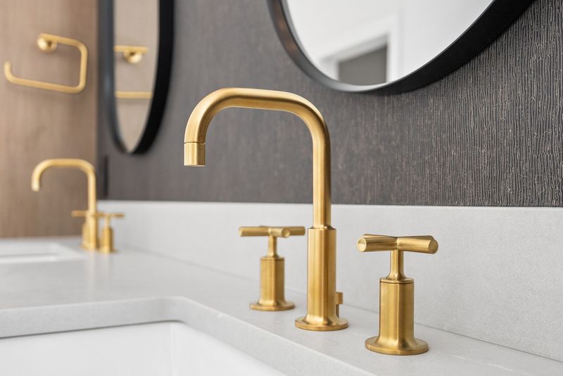 9 Bathroom Styles That Are On Their Way Out By The End Of The Decade (And 9 That Are Timeless) - Decor Hint Timeless: Brass Fixtures