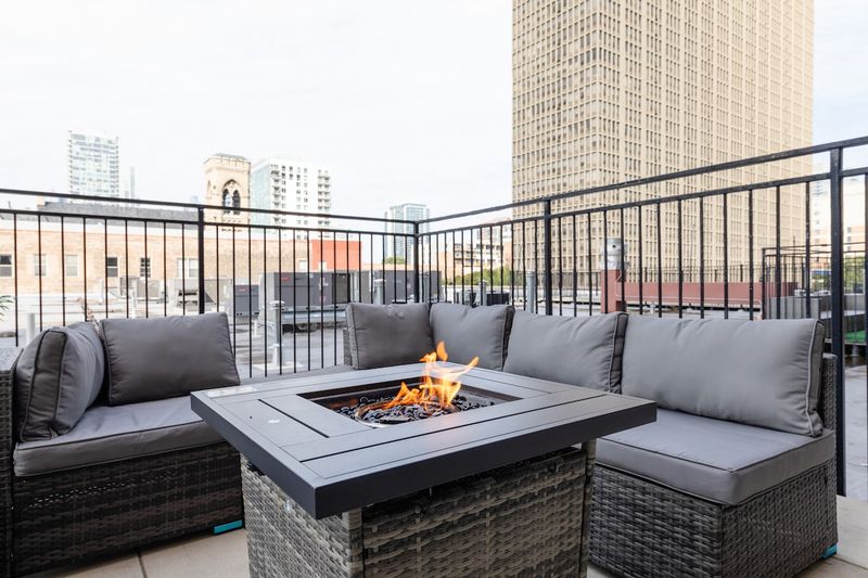 By Late 2025, Expect These 12 Sleek Outdoor Trends From Chicago Condos To Go Big - Decor Hint Smart Outdoor Lounges