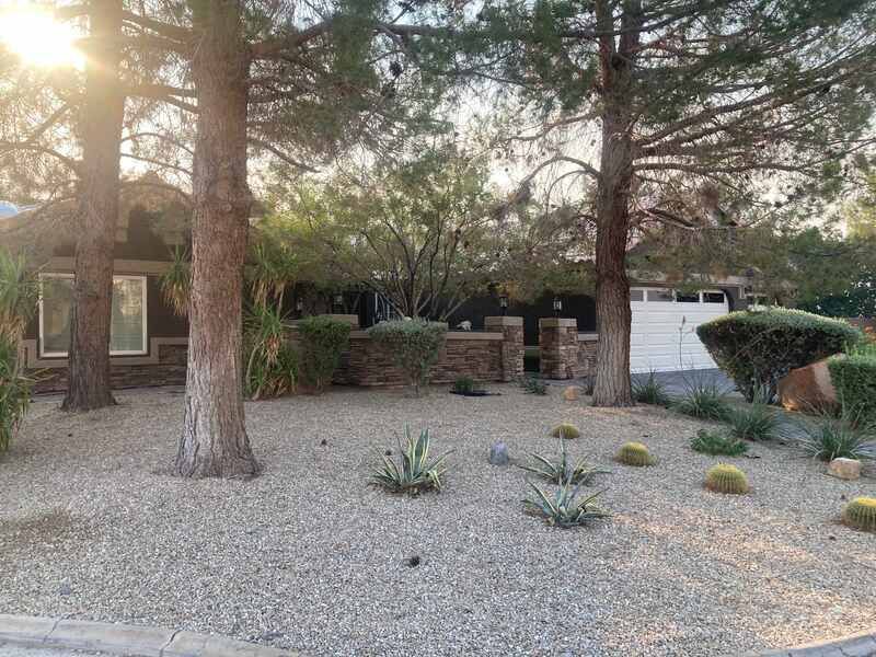 Is Oklahoma Trying Too Hard To Be Arizona? These Desert Exteriors Say Yes - Decor Hint Gravel Yards and Drought-Resistant Planting Trends
