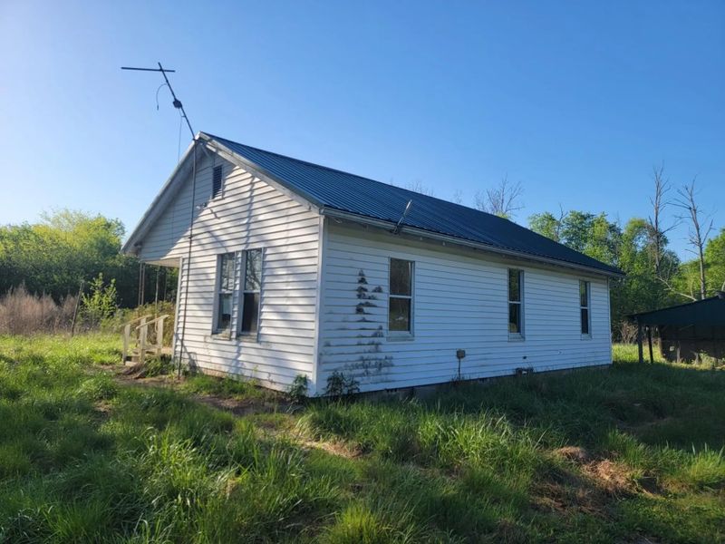 9 Home Styles First-Time Buyers Are Loving In Knoxville + 4 Property Types To Rethink Before You Buy - Decor Hint Fixer-Uppers In Remote Areas