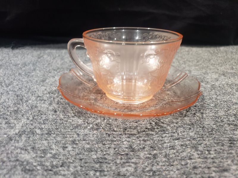 Georgia Gold: 15 Depression Glass Patterns You'll Want to Snatch Up Fast - Decor Hint American Sweetheart: A Love Letter In Glass