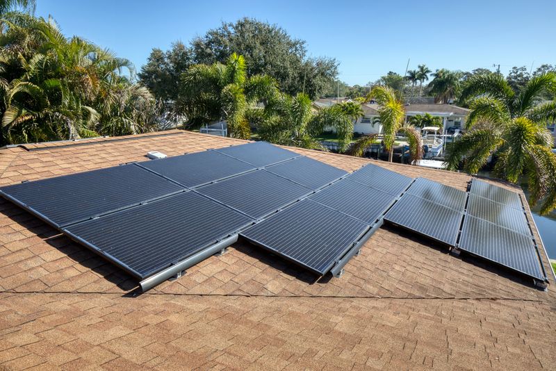 Florida's Real Estate Shift: 9 Home Types Losing Value By 2025 (And 11 Set To Soar) - Decor Hint Properties With HOA Restrictions On Sustainability