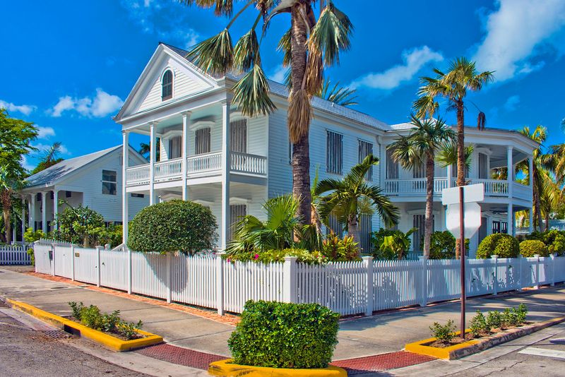 3 Coastal Curb Appeal Mistakes To Avoid Plus 6 Florida Designs That Shine - Decor Hint Key West-Inspired Pastel Charm