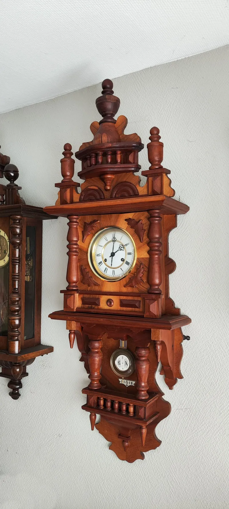9 Antiques New York Collectors Are Betting On And 9 You Might Regret Keeping - Decor Hint Ornate Wall Clocks (Let Go)