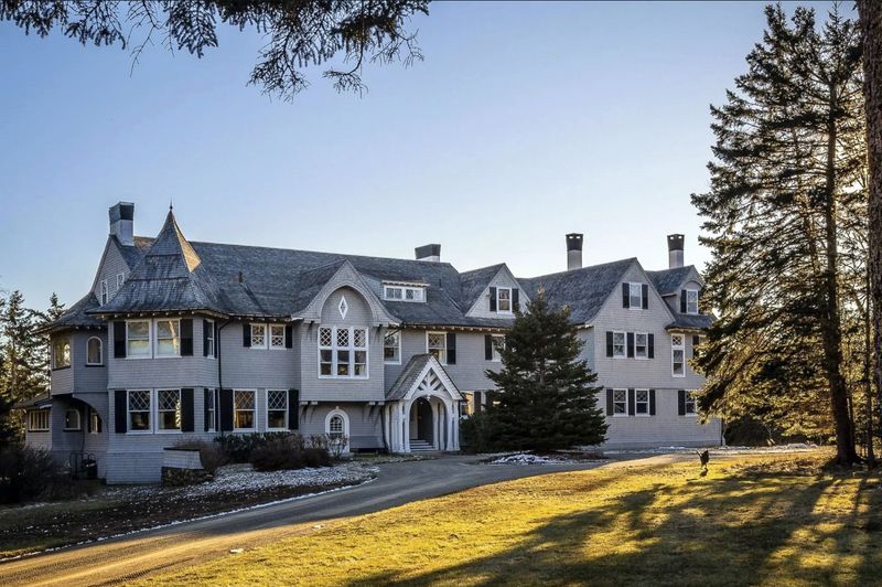 25 Secluded Mansions In Maine With Unforgettable Settings - Decor Hint Drexel Estate (Gripsholm Manor), Islesboro