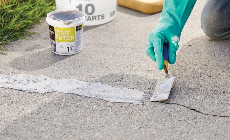Sealing Driveway Cracks (don't skip)