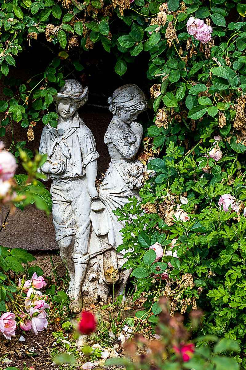 Practical Ways You Can Add English Garden Style To Your Outdoor Space - Decor Hint Incorporate Vintage Garden Ornaments