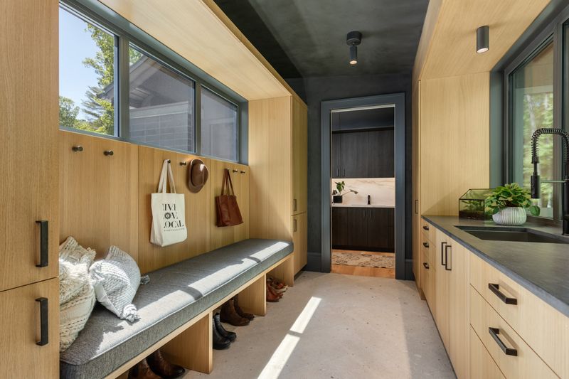 Weekend Home Projects Popular With DIYers In Oregon - Decor Hint Mudroom Renovation