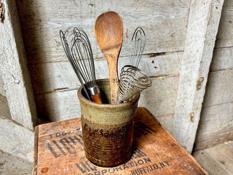 How To Upgrade Your Kansas Kitchen: 9 Things That Bring It Down (And 10 That Lift It Up) - Decor Hint Vintage-Inspired Or Hand-Crafted Kitchen Accessories
