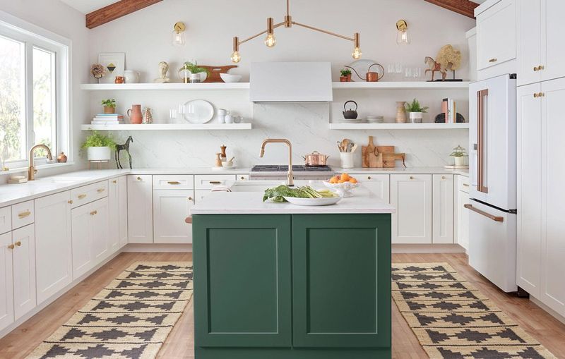 11 Ideas To Steal From The Kitchens Of The 1990s And How To Make Them Actually Look Chic In 2025 - Decor Hint White Appliances: Clean Slate Reimagined
