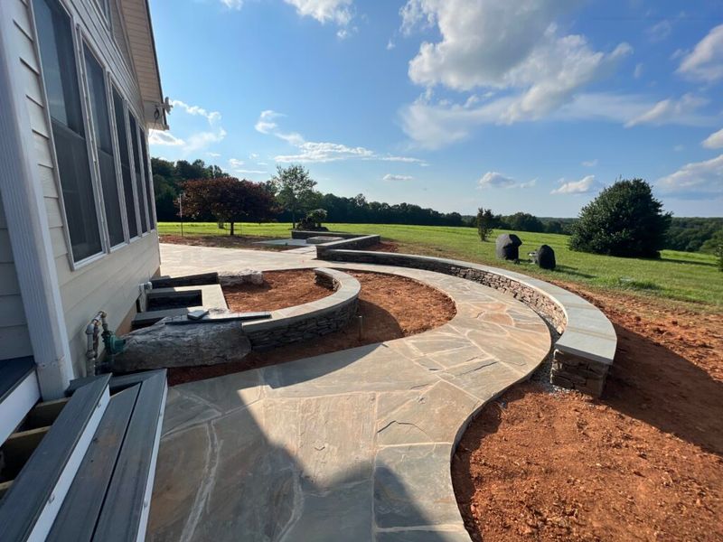 11 Picture-Perfect Outdoor Spaces Popping Up All Over Virginia Neighborhoods - Decor Hint Artisan Hardscaping