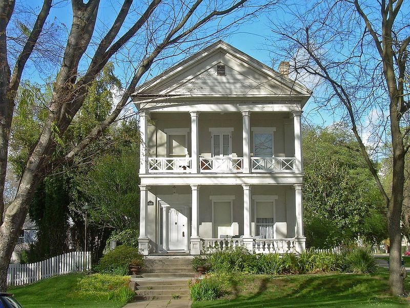 Greek Revival/Neoclassical: Pillared Grandeur