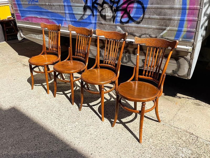 9 Antiques In Olympia Homes That Could Sell Big And 4 That Have Lost Their Luster - Decor Hint Pressed-Back Oak Chairs