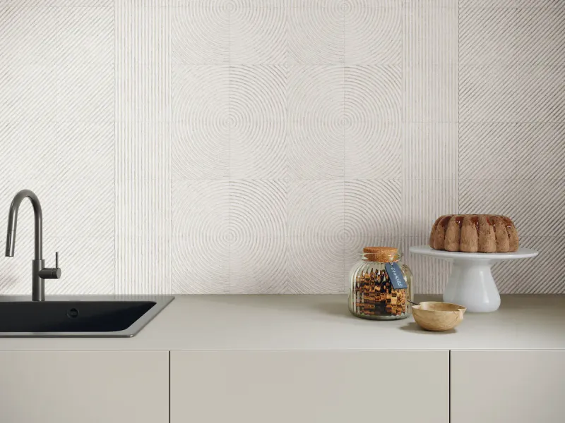 11 Kitchen Styles Falling Out Of Favor In Florida (And 11 That Are Here To Stay) - Decor Hint Subtle textured backsplashes