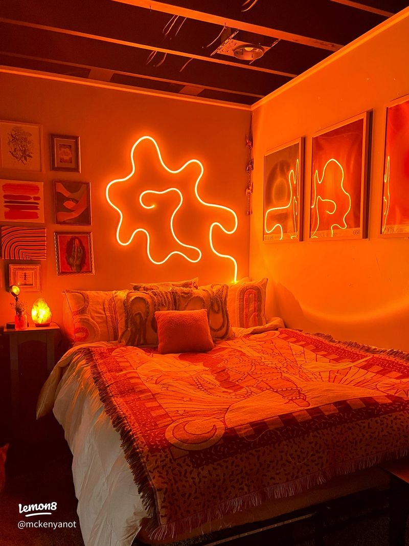 How To Fake A Deep Clean 10 Visual Tricks And 7 Spotless Secrets That Impress Guests - Decor Hint Dim the Lighting Strategically