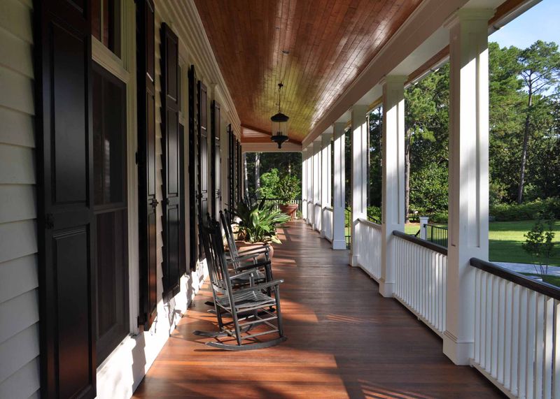 Classic Georgia Vibes Meet Timeless Style: 11 Decorating Trends Taking Over Now - Decor Hint Wraparound Porches With Rocking Chairs