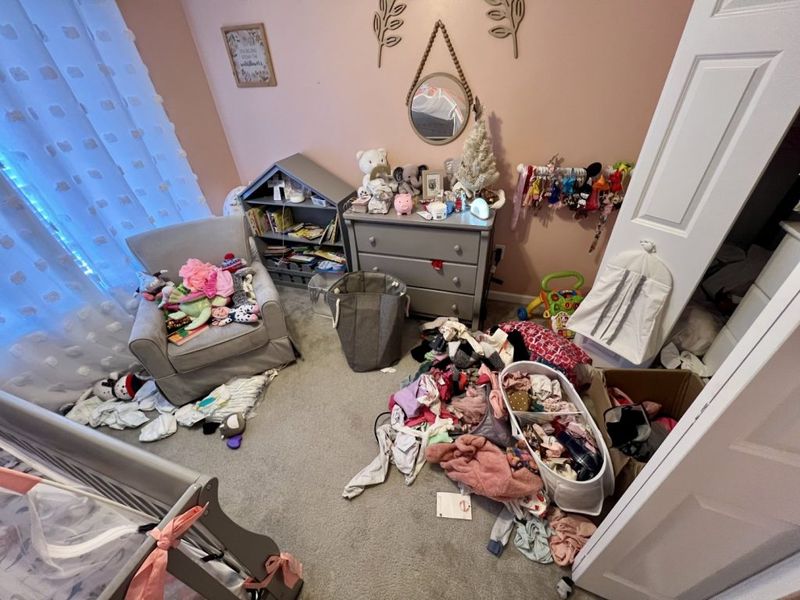 10 Common Staging Fails That Can Ruin First Impressions - And 5 That Shouldn't Exist - Decor Hint Clutter Overload