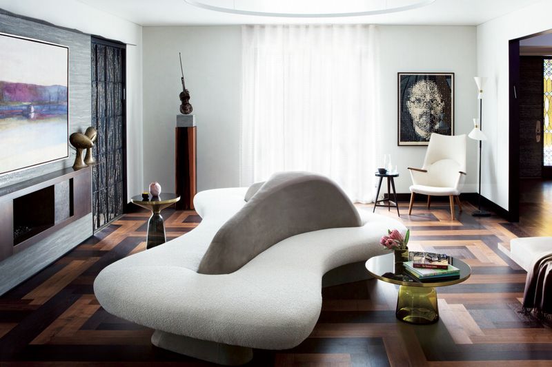 Vladimir Kagan Serpentine: Sinuous Showstopper