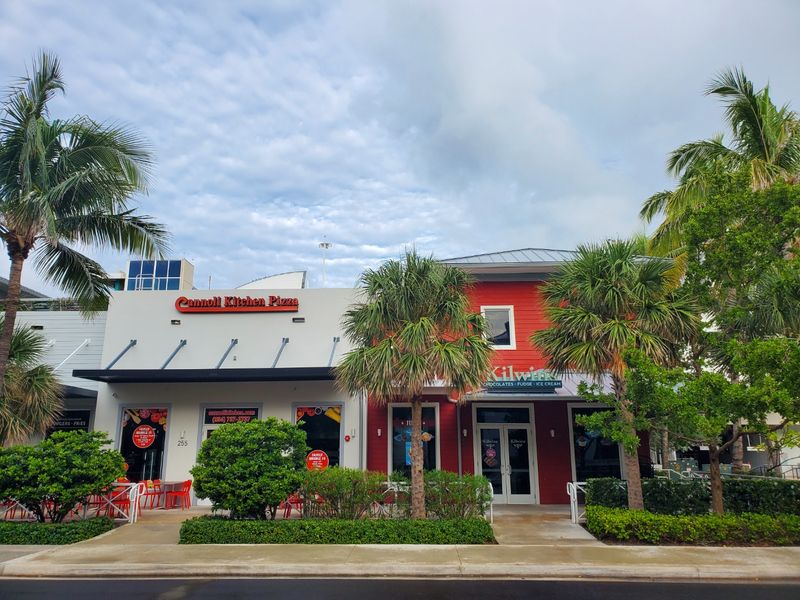 4 Types Of Homes In Pompano Beach Losing Value (Plus 9 That Are Expected To Rise In Demand) - Decor Hint Walkable Neighborhood Properties Near Restaurants And Shops
