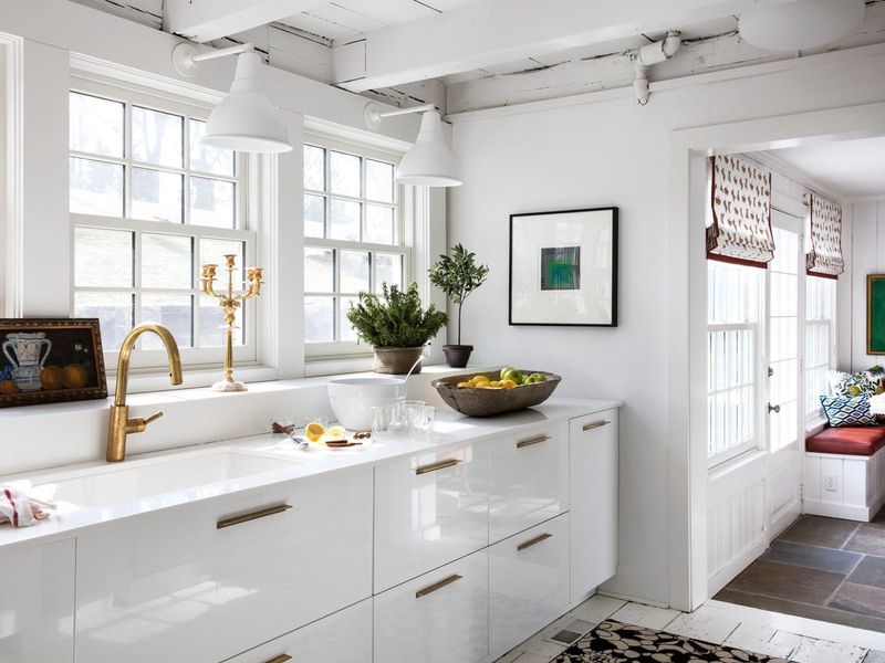 19 Fixtures That Instantly Date Your Kitchen - Decor Hint Corian With Integrated Sink