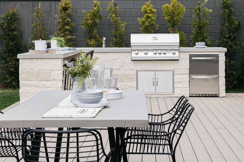 Outdoor Living Room Ideas: 16 Ways To Maximise Any Outdoor Space - Decor Hint Outdoor Kitchen Setup