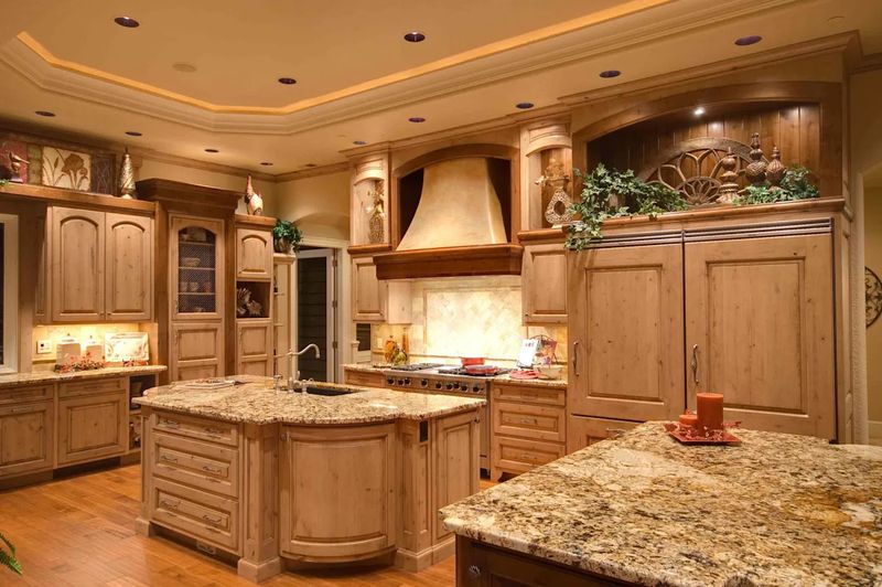 According To Experts 10 Things Hurting Your Illinois Kitchen's Style (And 10 That Help) - Decor Hint Overdone Tuscan Themes (hurting)