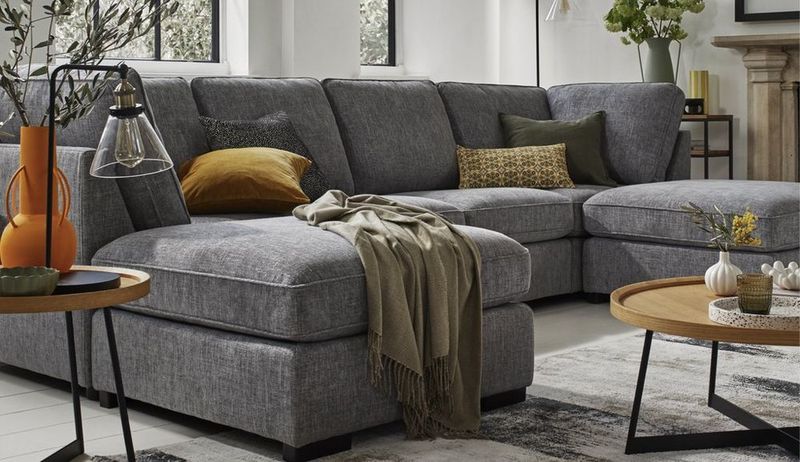 6 Outdated Couch Shades Designers In Kansas Say To Skip (And 6 Better Alternatives) - Decor Hint Rich Charcoal And Graphite