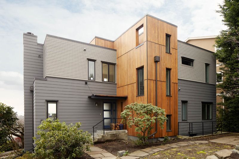 8 Minimalist Front-Facing Designs Found In Seattle Lofts - Decor Hint Vertical wood slat siding